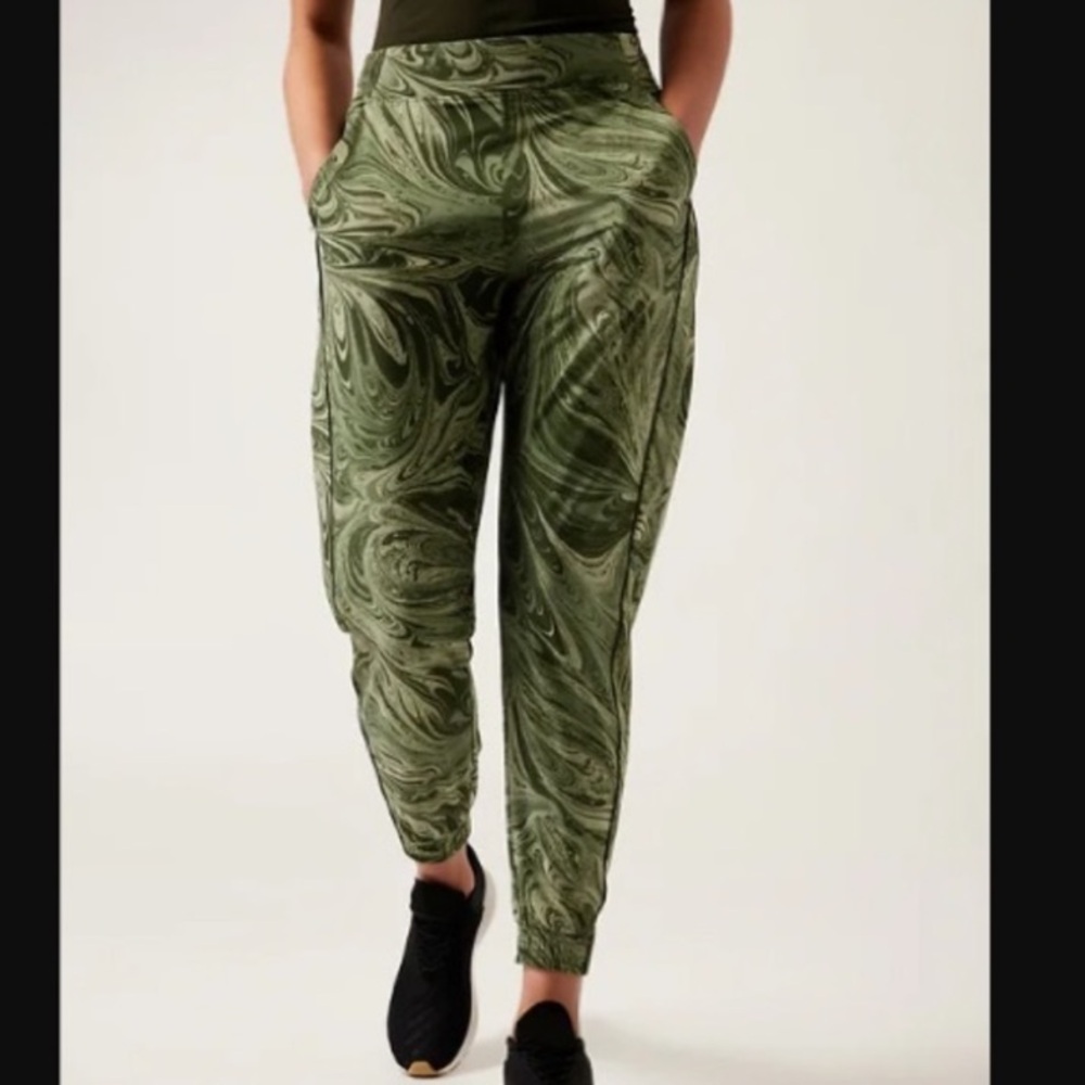 Athleta - Brooklyn Jogger green swirl pattern